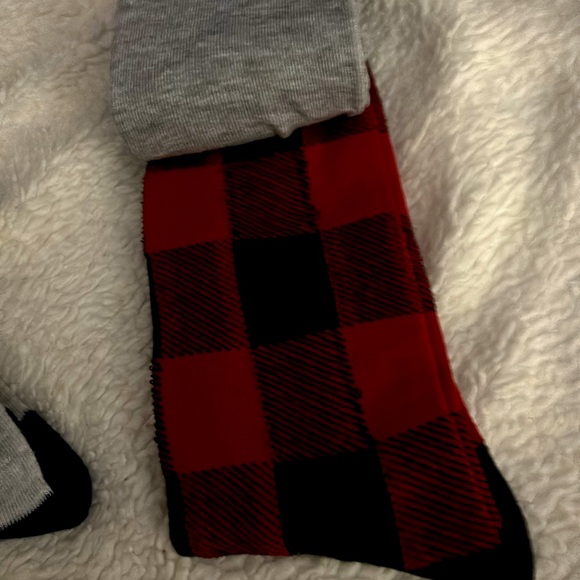 2 Pair X 2 = 4 pair Holiday Theme Crew Socks Men’s 6-12 nwt - Picture 6 of 6